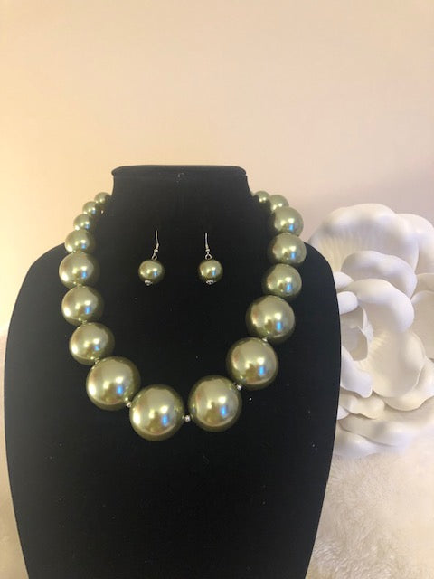 Army Green Pearl Necklace Set