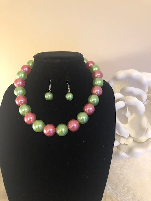 Pretty in Pink and Green Pearl Necklace set