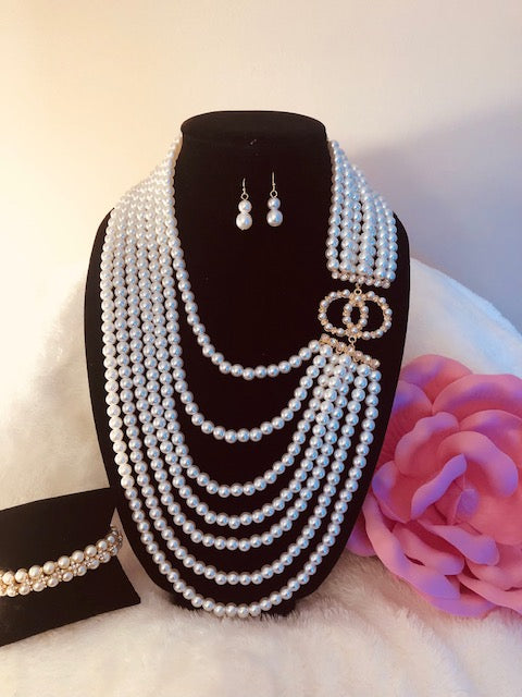 Circle of Love 7 strand Pearl Set