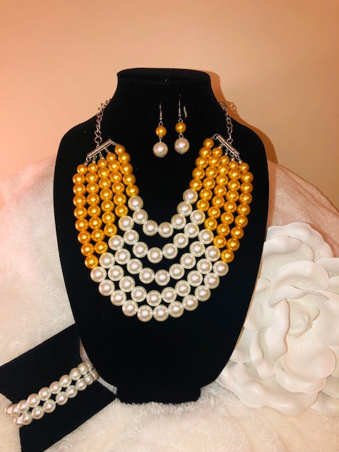 Gold and Pearl Necklace Set